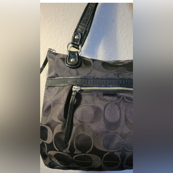 •COACH•BLACK SIGNATURE "C" LOGO TOTE BAG GUC - Picture 7 of 12